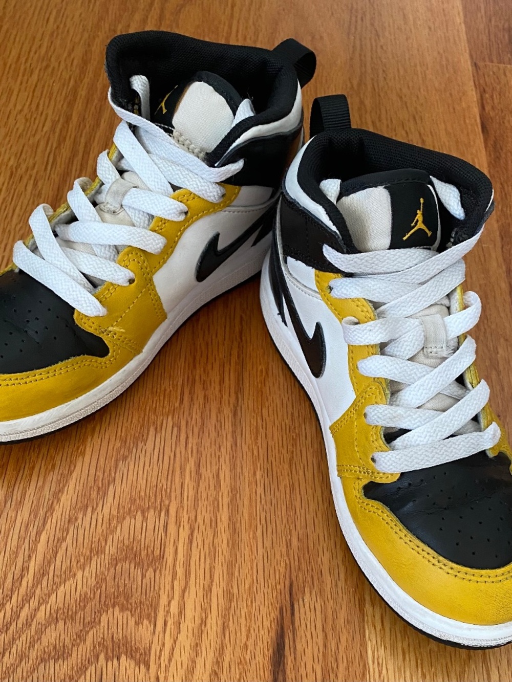 Nike Air Jordan 1 MID DQ8434-701 Yellow Ochre White and Black Kids C13